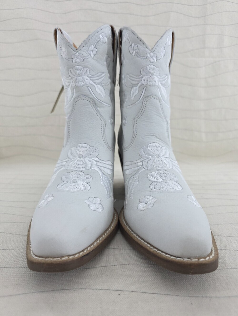 Dingo Womens Western Sweetheart Embroidered Bootie White Boots DI2183 Size 7.5 - Picture 5 of 16